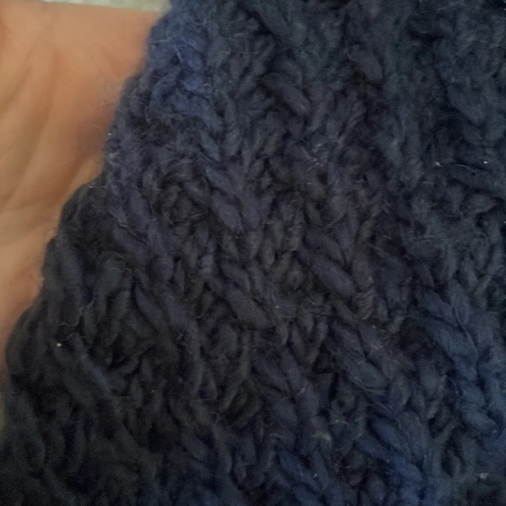 ROXY KNIT BEANIE​ NAVY BLUE WOMENS HAT POMPOM​​​​​​​​